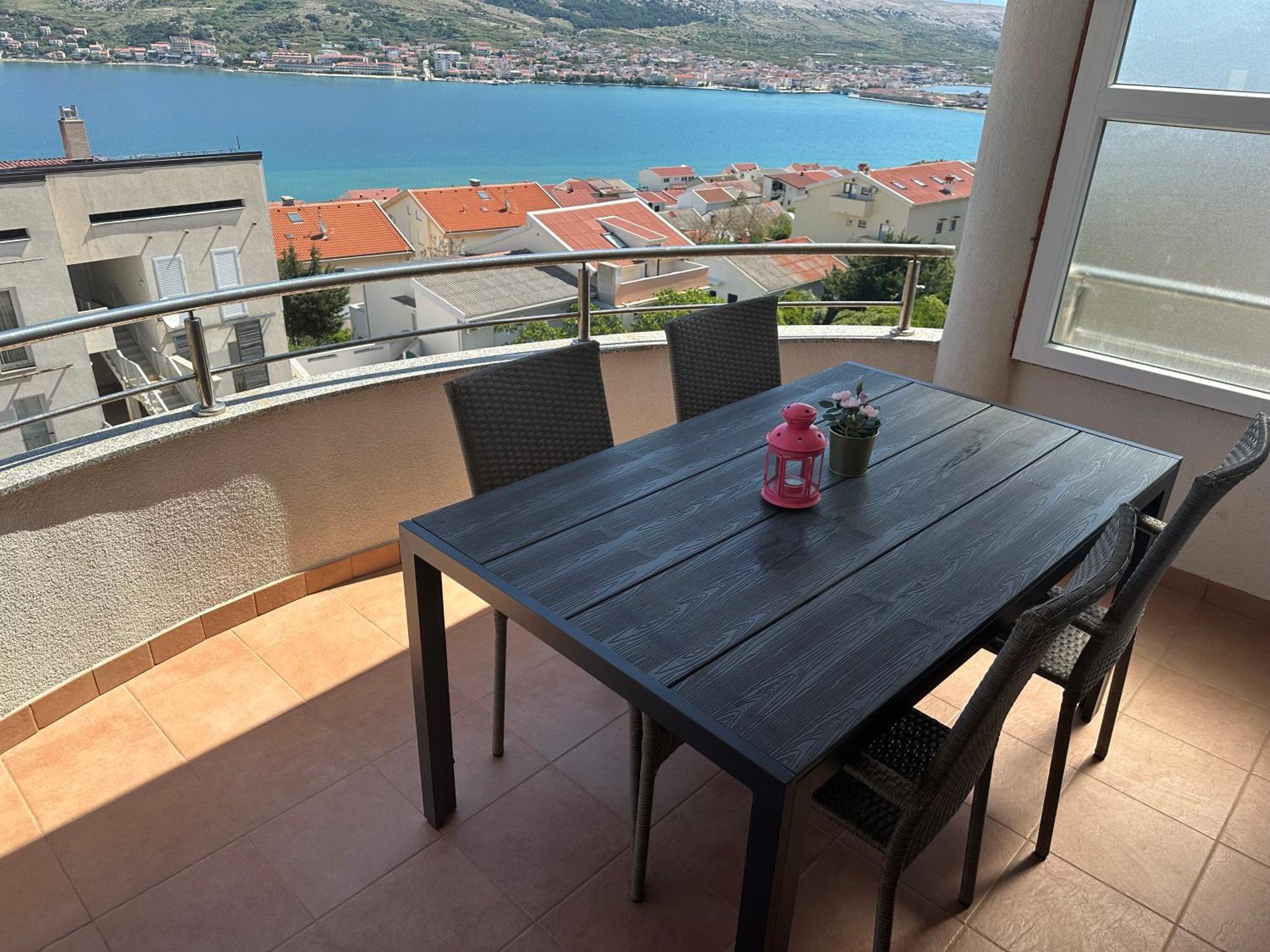 Apartment Ksenija Pag Town
